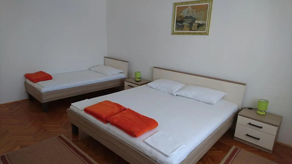 Apartments Anastazija Pag Town 0*,