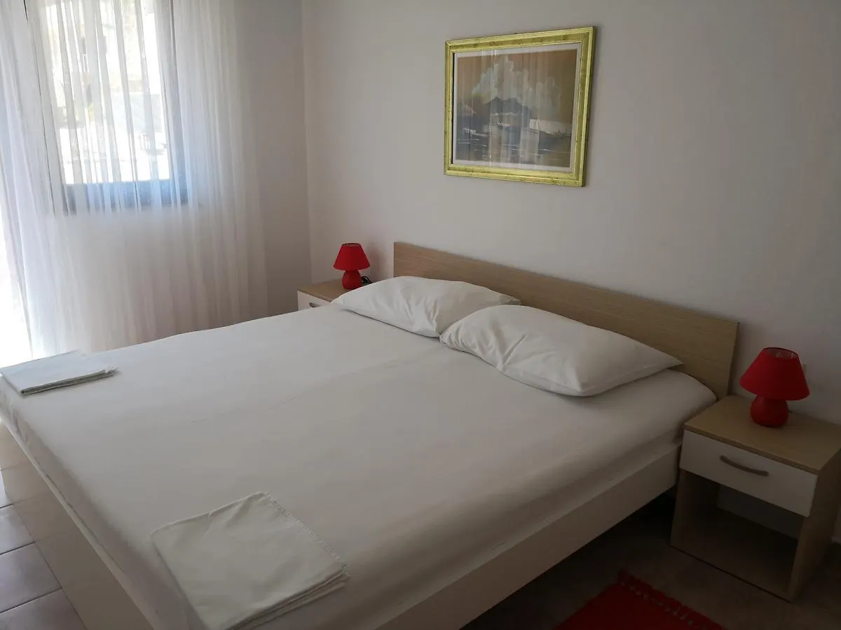 Apartments Anastazija Pag Town 0*,